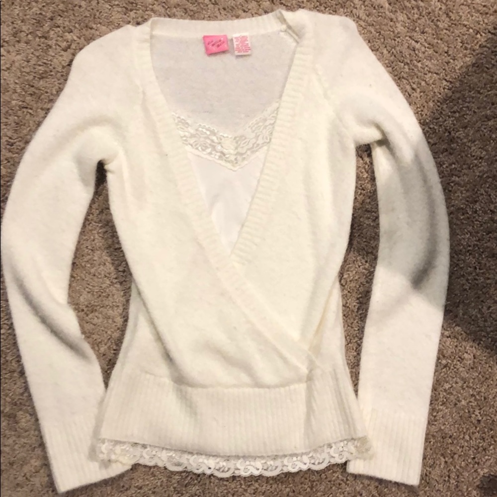 Cream v neck sweater